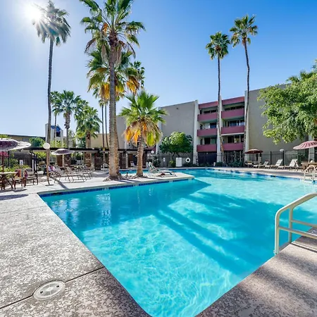 Scottsdale Condo With Community Pool And Hot Tub!